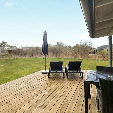Four-bedroom In 2 *